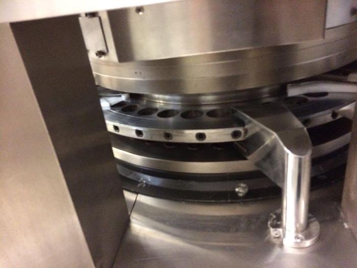 Used WONDER INTERNATIONAL TABLET PRESS