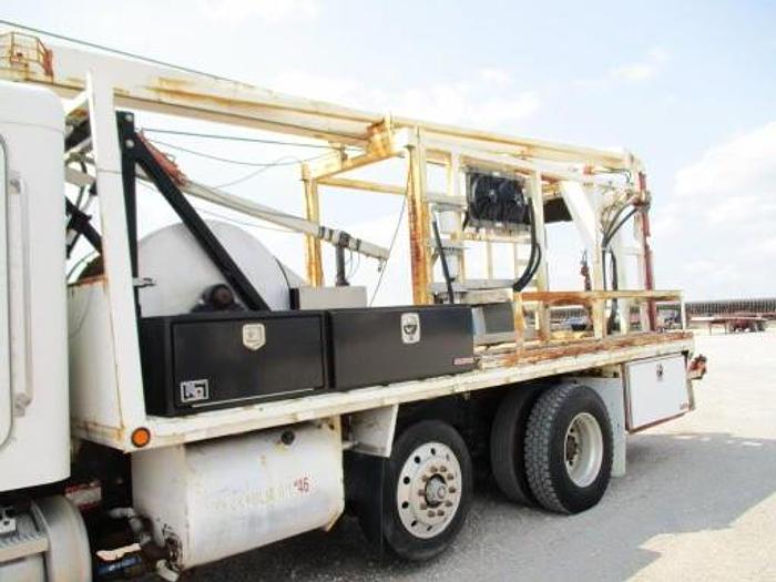 Used 2011 Peterbilt Slickline