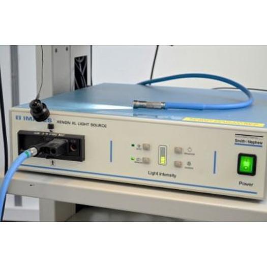 D'occasion COLONNE D'ENDOSCOPIE COMPRENANT : MONITEUR SONY CAMERA 3CCD SMITH ET NEPHEW ED3 + SOURCE DE LUMIERE XENON X