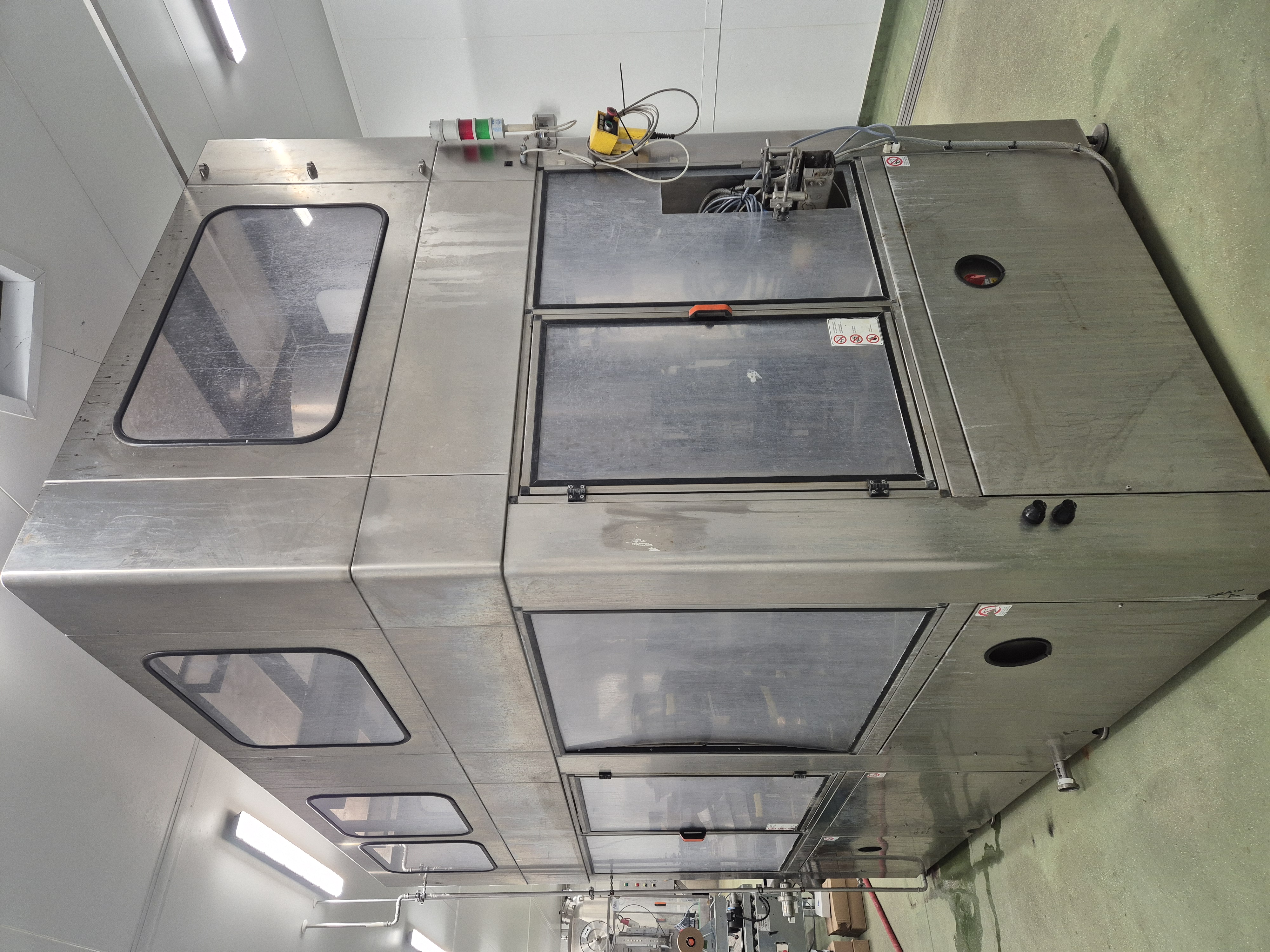 Used 2004  Filling systems E-ISO-G 16 16 4 Rotary Carbonated Glass Bottle Rinser Filler Capper