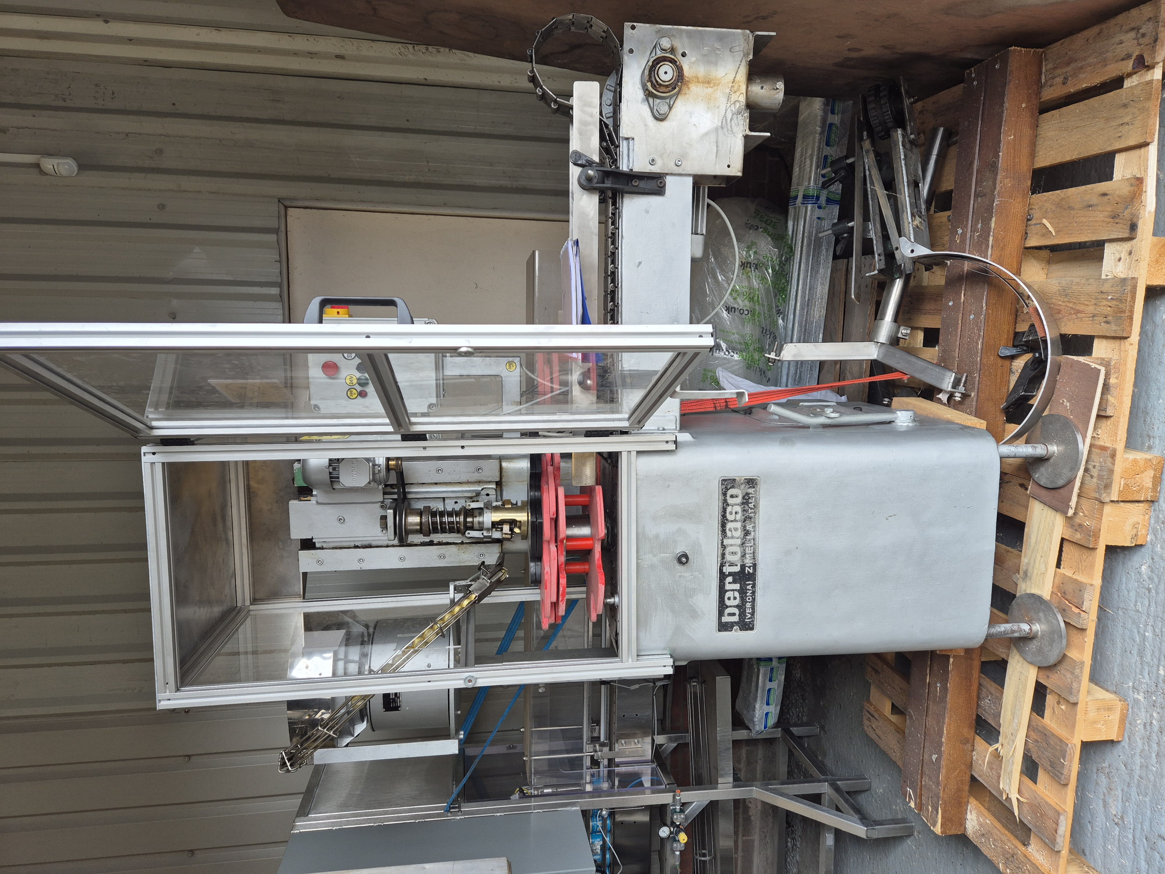 Used Bertolaso Alfa 108 Rotery ROPP Capper