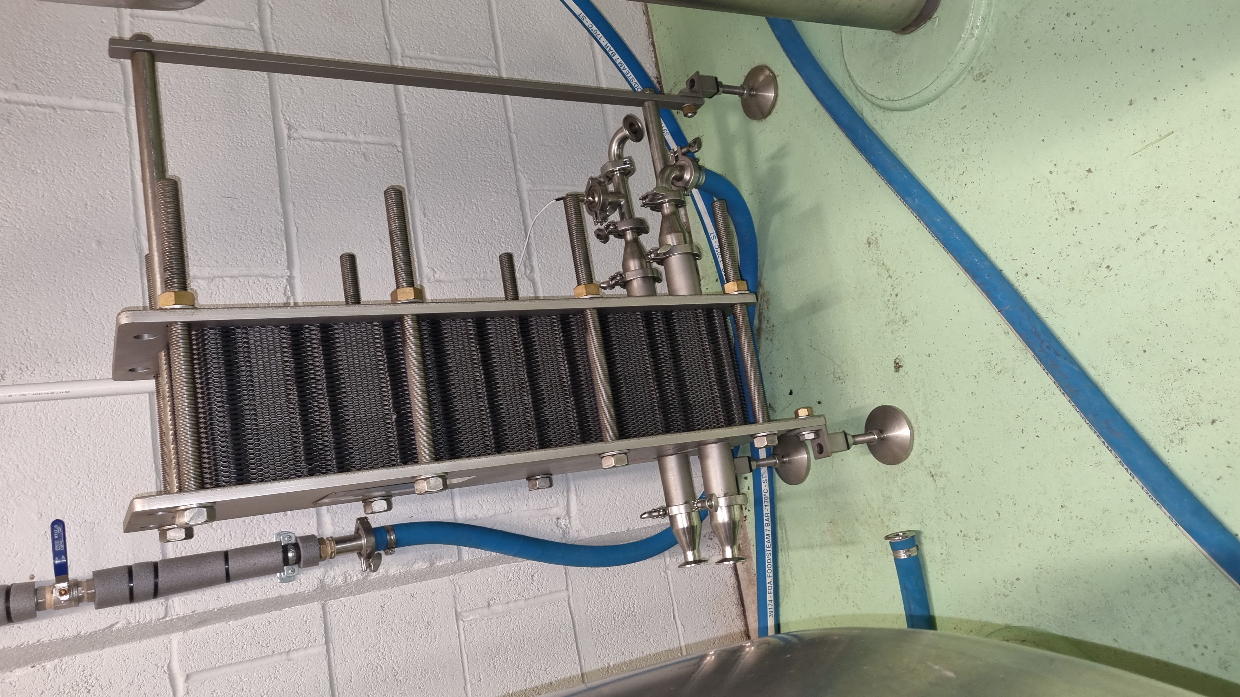 Used 2016 Complete 10 bbl Brewery with Fermenting Vessles and Steam Generator Jintan