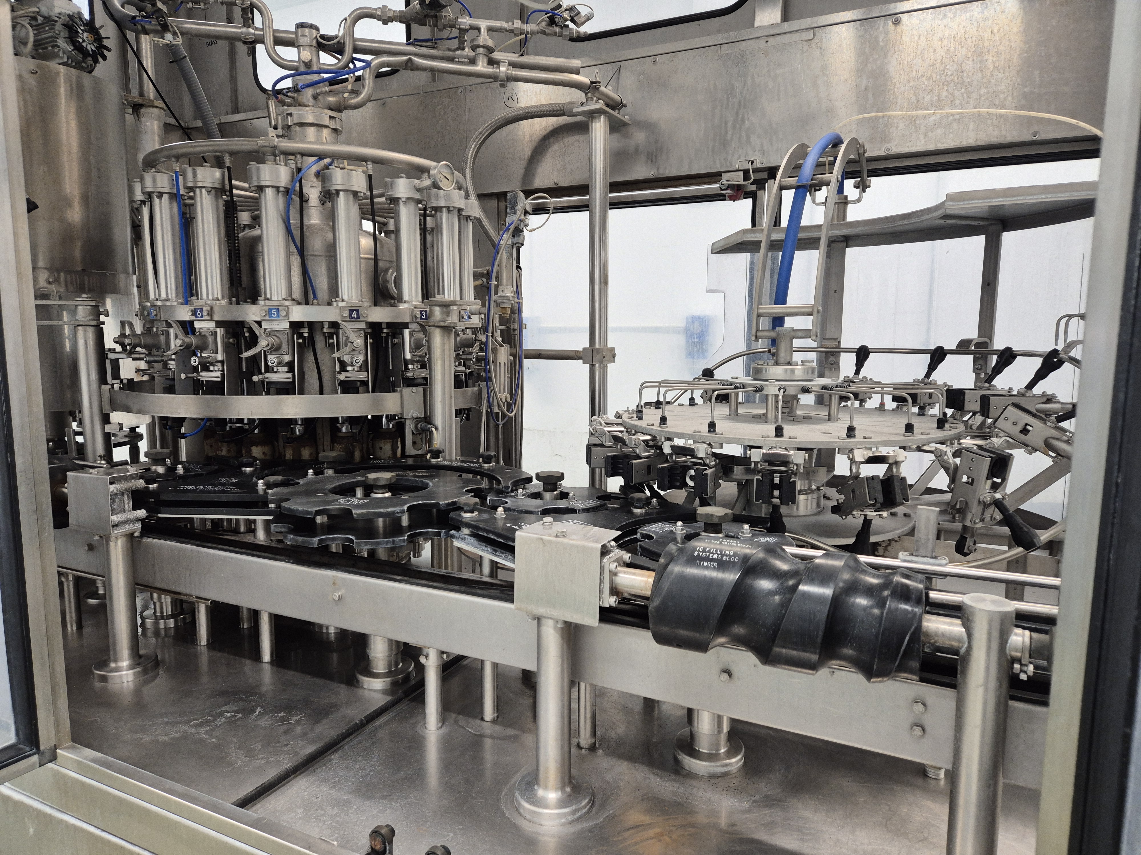 Used 2004  Filling systems E-ISO-G 16 16 4 Rotary Carbonated Glass Bottle Rinser Filler Capper