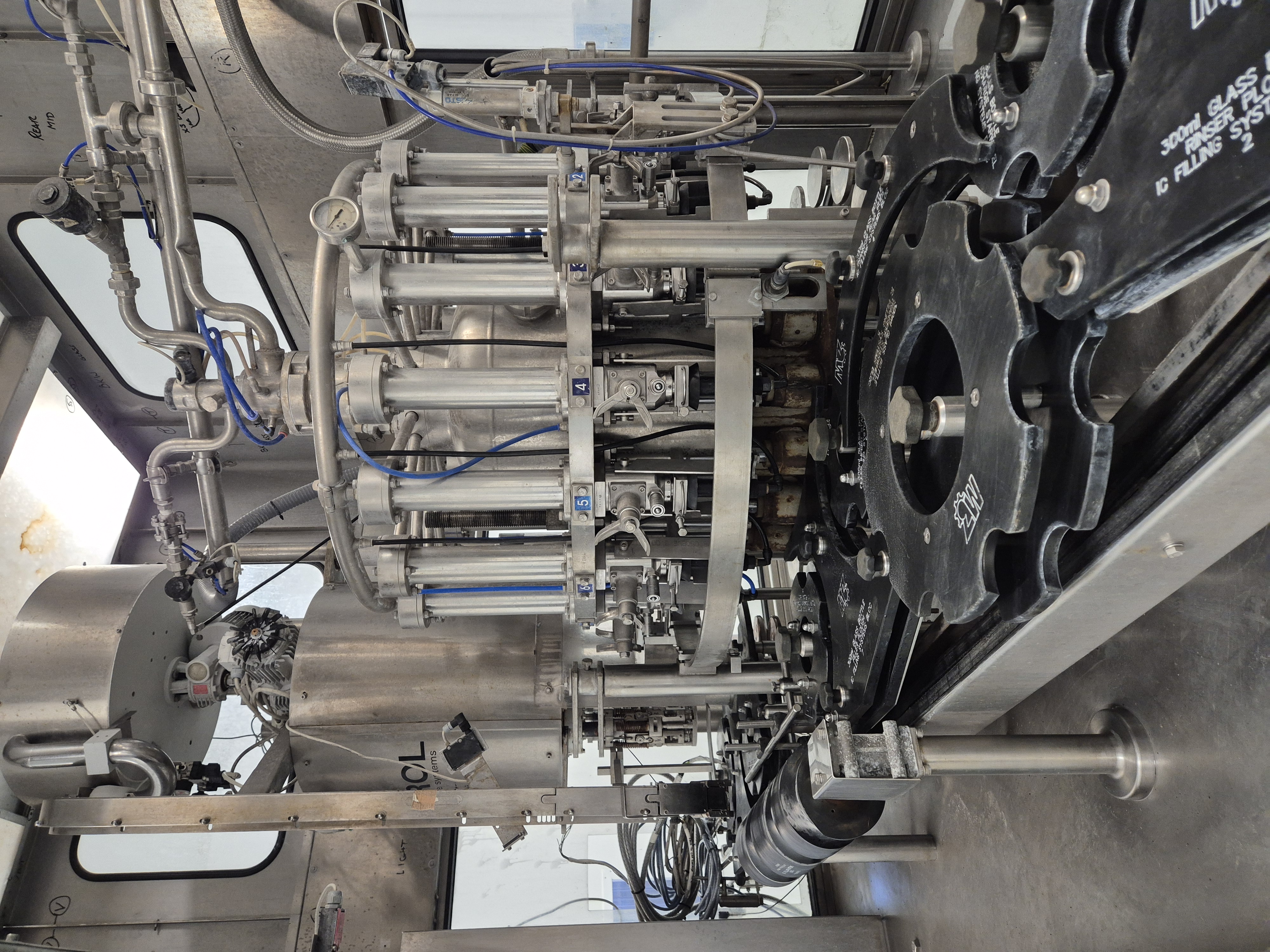 Used 2004  Filling systems E-ISO-G 16 16 4 Rotary Carbonated Glass Bottle Rinser Filler Capper