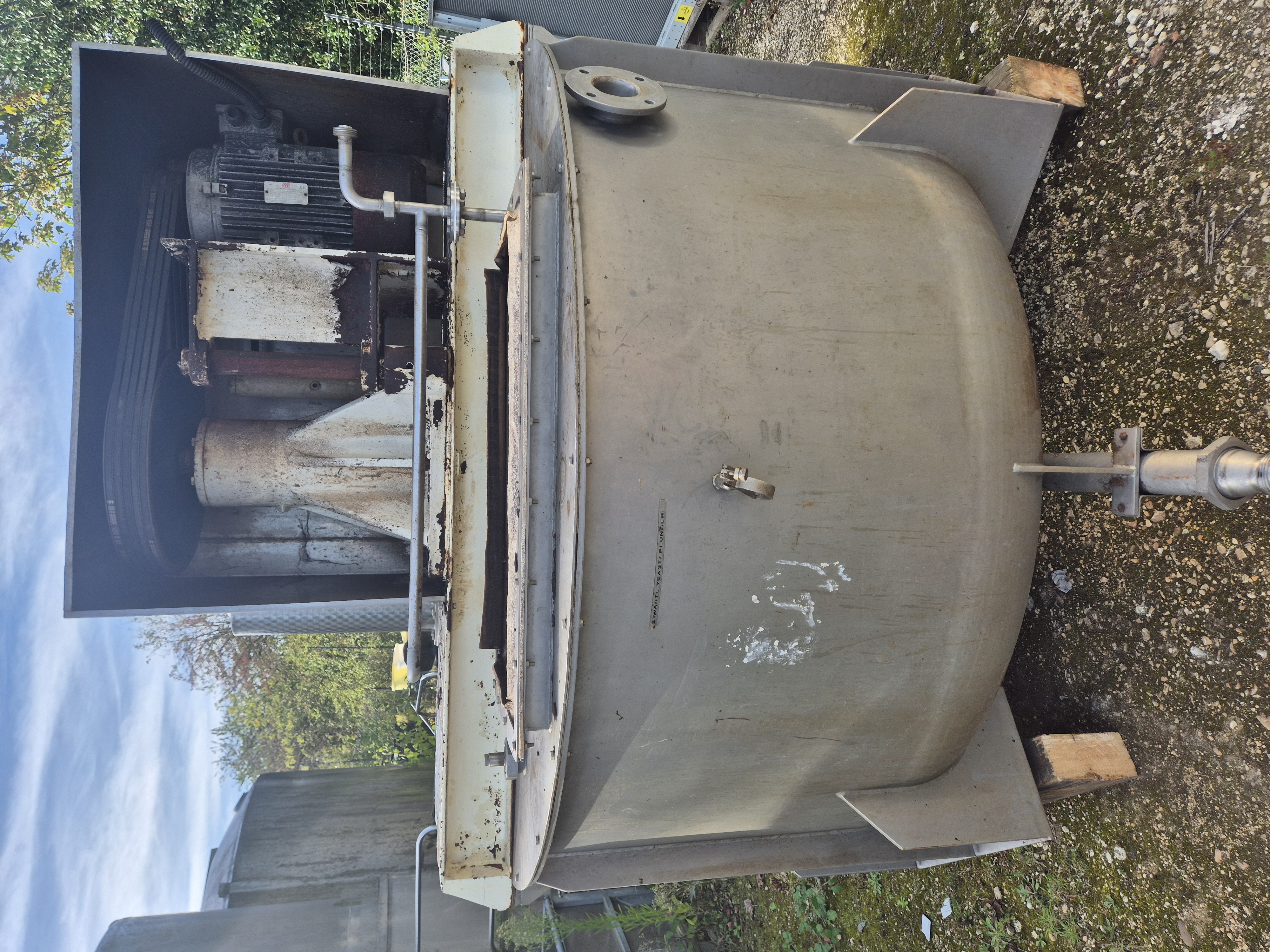 Used 1500  Litre Stainless Steel Heavy Duty Mixing Tank