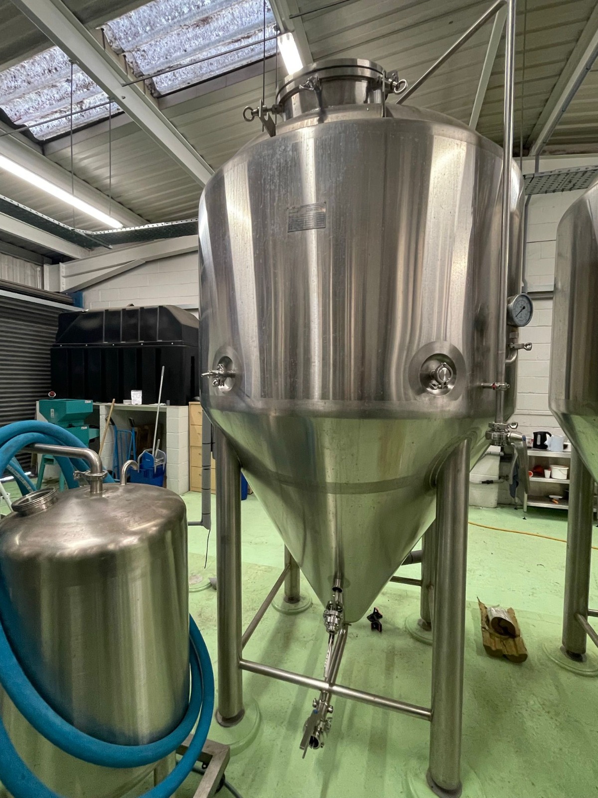 Used 2016 Complete 10 bbl Brewery with Fermenting Vessles and Steam Generator Jintan