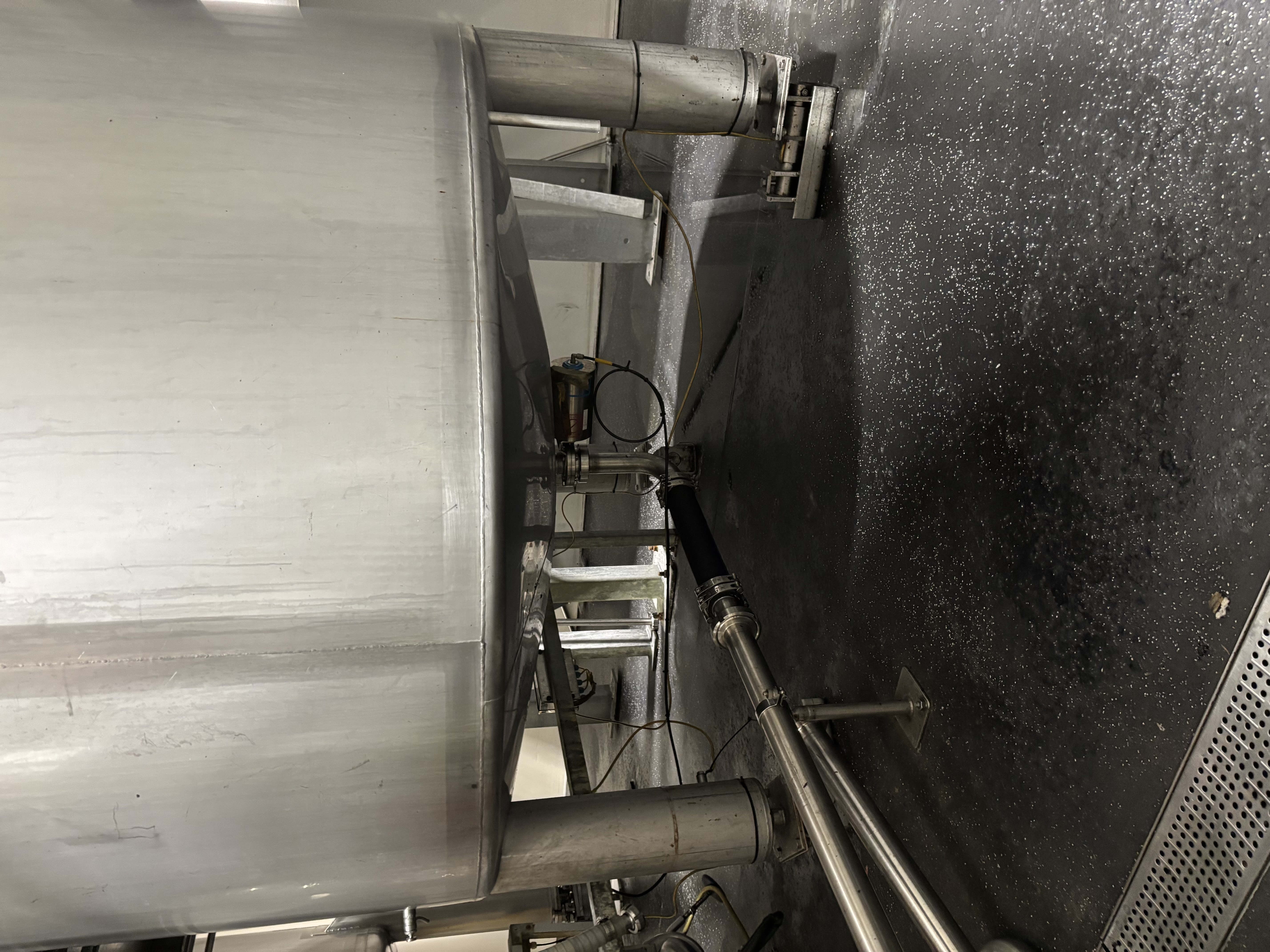 Used 2003 GTI  4,000 Litre Insulated Mix Tank on Load Cells