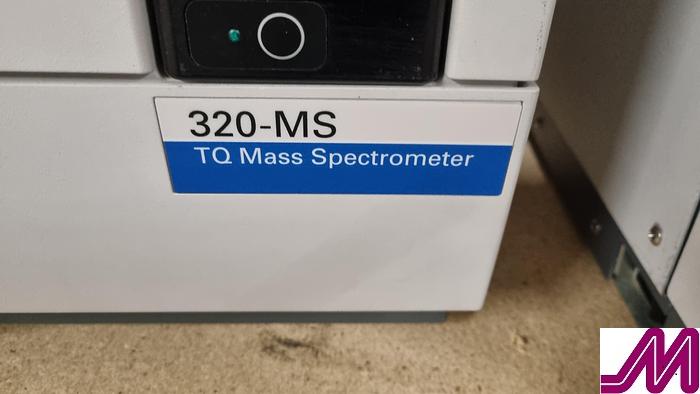 Used Varian CP-3800 Gas Chromatography with CP8400 Autosampler & Varian Saturn 2200 Mass Spectrometer