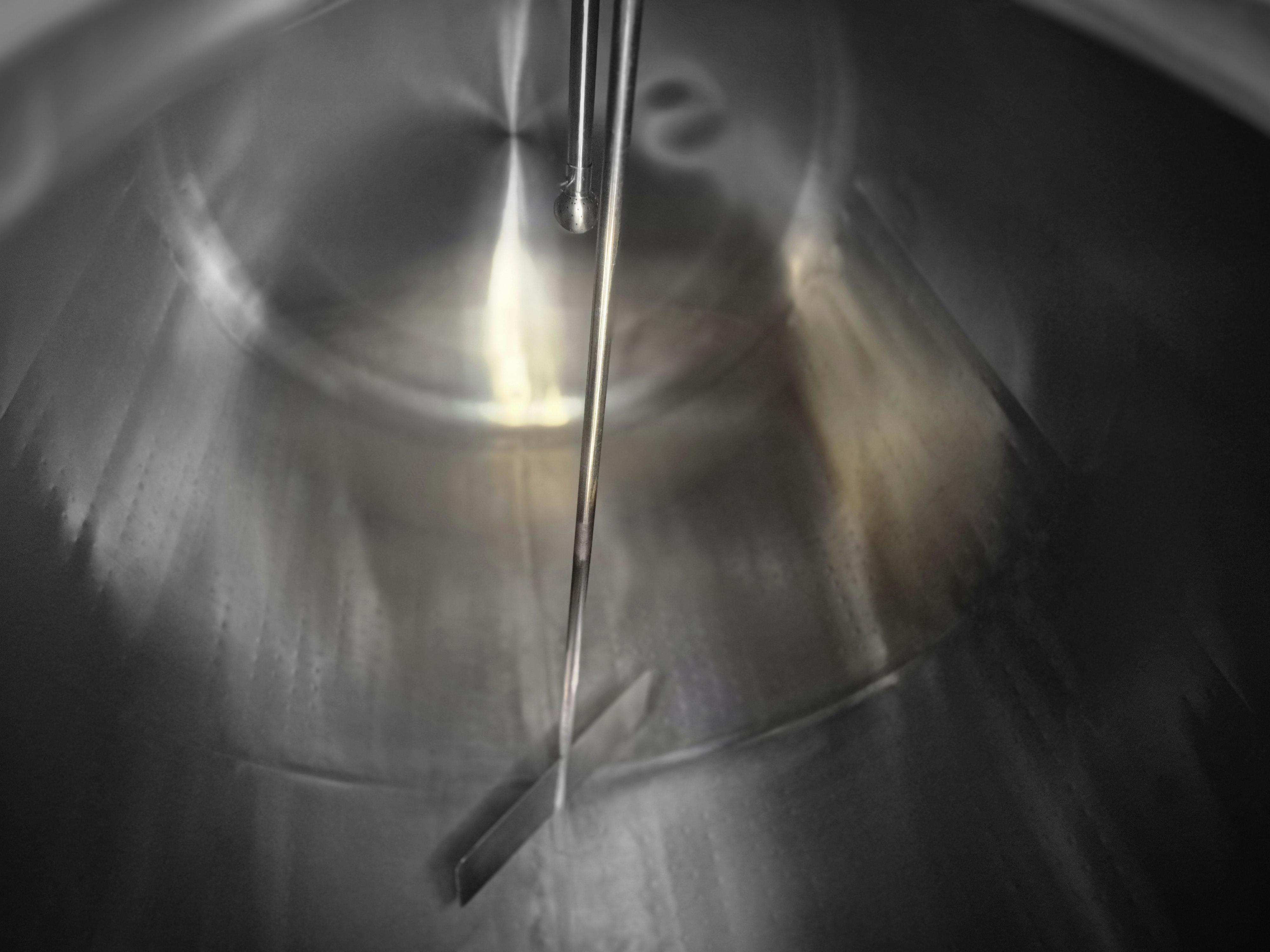 Used Zero 2,000 Litre Insulated Horizontal Tank with Agitator