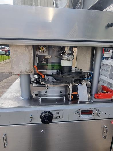 Used Manesty Rotapress Diamond Tablet Press