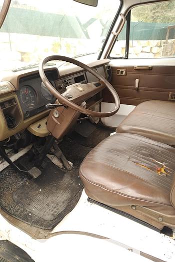 Used 1983 TOYOTA  Dyna BU30 300 6 tyres truck.