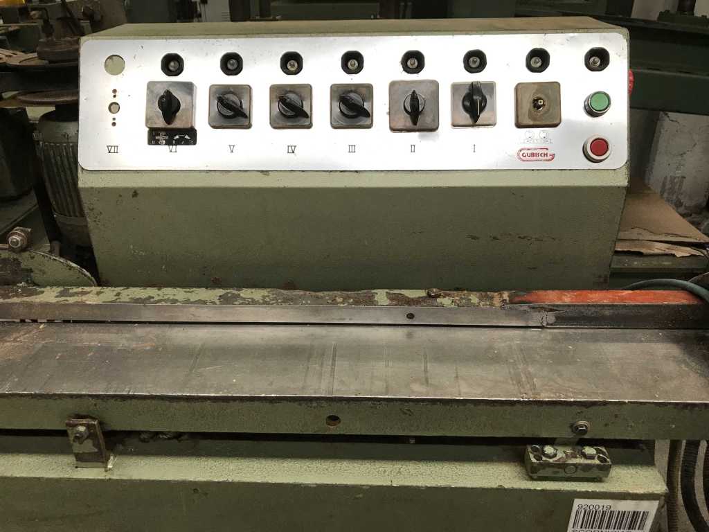 Usato Scorniciatrice marca Gubish attrezzata per pezzi tondi da 34,50mm (completa di utensili per altri diametri di pezzi tondi)