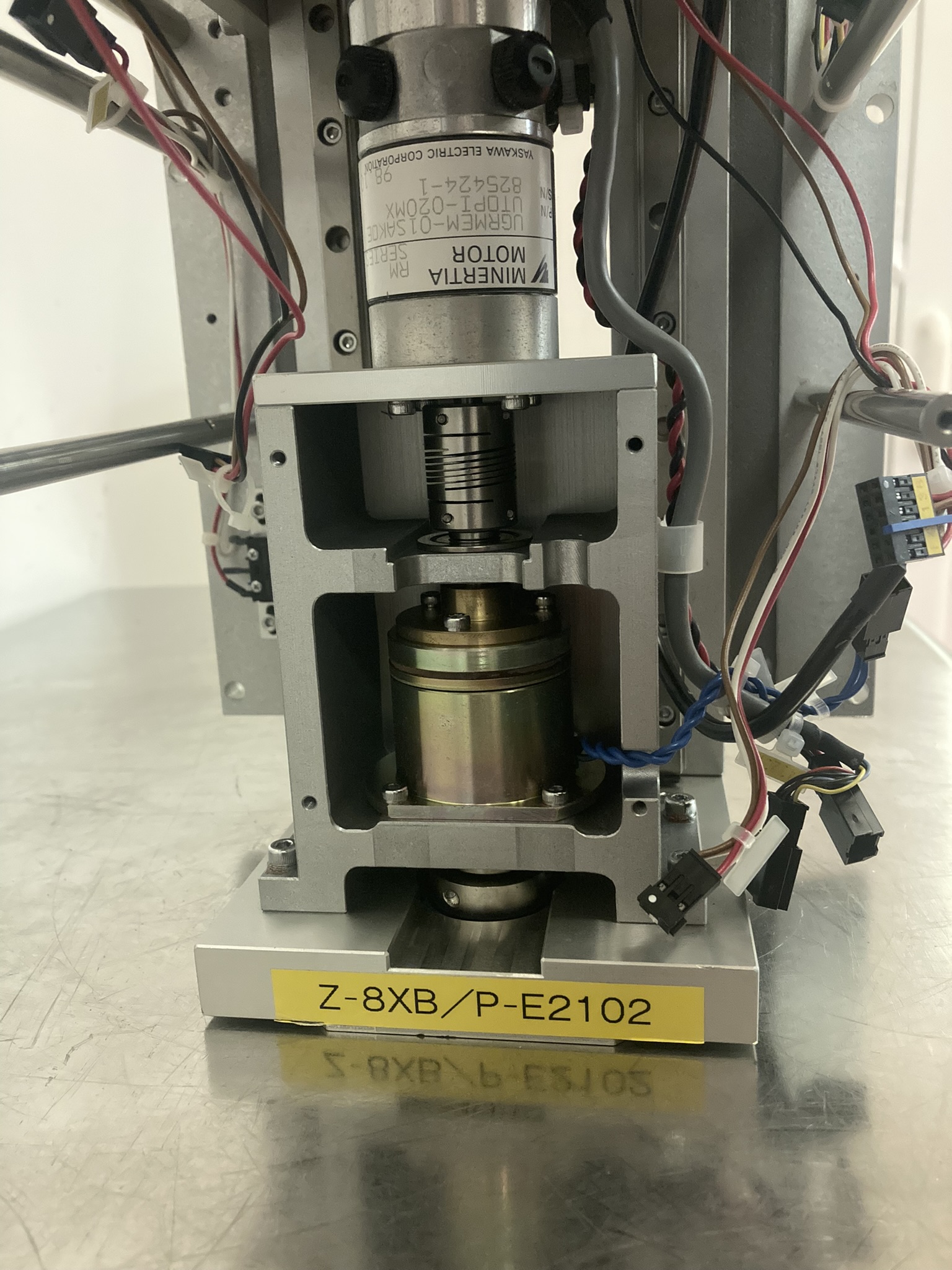 Used RL Robot Z drive motor UGQMEM-02MAKOE UTOPI-020SE