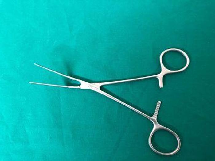 Used Clamp Atraumatic Dardik Multipurpose Jaw 45mm 45 Degree 160mm (6-1/4in) LAWTON 30-1738