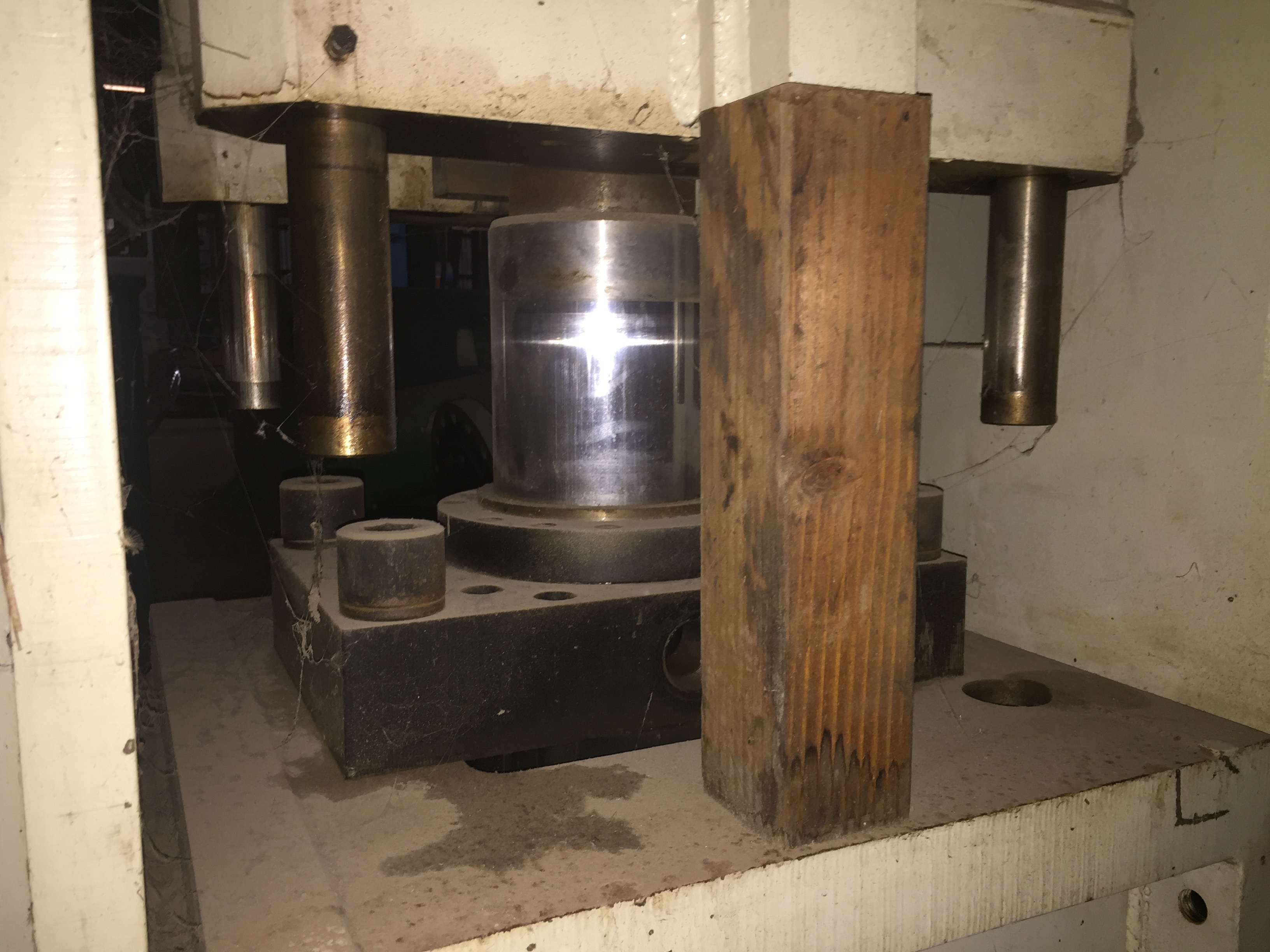 Used 300 Ton Modern Hydraulic Press; Straight Side; Up Acting Type; MFG. 1995