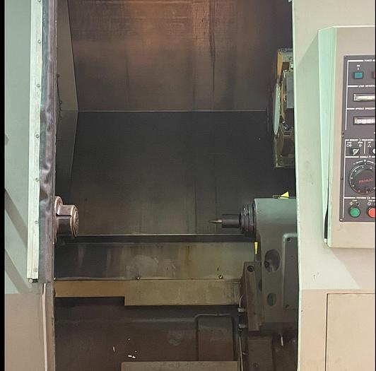 Used KIA SKT25 CNC TURNING CENTER