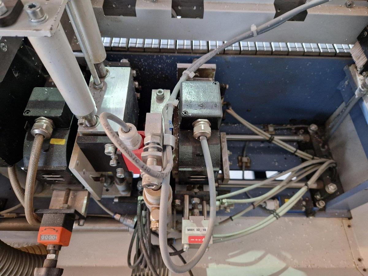 Used Hebrock AKV 3005 DK F (2004) Edgebanding for woodworking - Gehrde, Germany