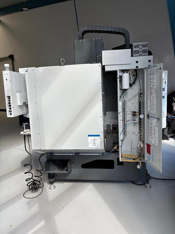 Used Haas Minimill 3 Axis (2018) - CNC Verical machine for metalworking - Hartmannsdorf, Germany