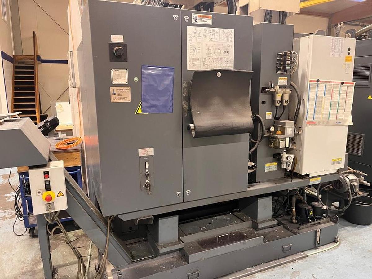 Used Okuma Genos M560 V (2011) Vertical machine CNC for metalworking - Hofgeismar, Germany