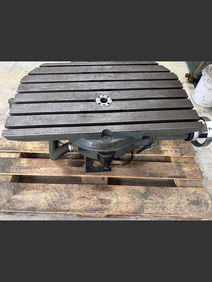 Used 1992 Maho MH 600 W - CNC Universal Milling Machine, Austria