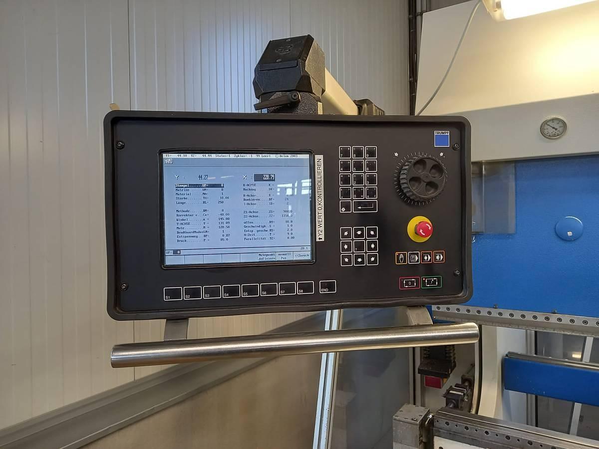 Used Trumpf TrumaBend V85 (2001) Industrial Press Brake Machine, Sankt Bartholomä, Austria