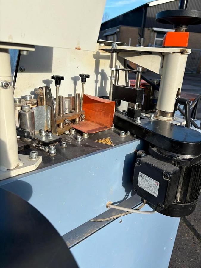 Used Hebrock Euro 3001F + AKV 83 (2012) Edgebanding machine for woodworking - Raamsdonksveer, Netherlands