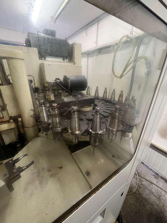 Used Mikron UM 600 TCN 410 426 (1998) Vertical machining center for metalworking - Innsbruck, Austria