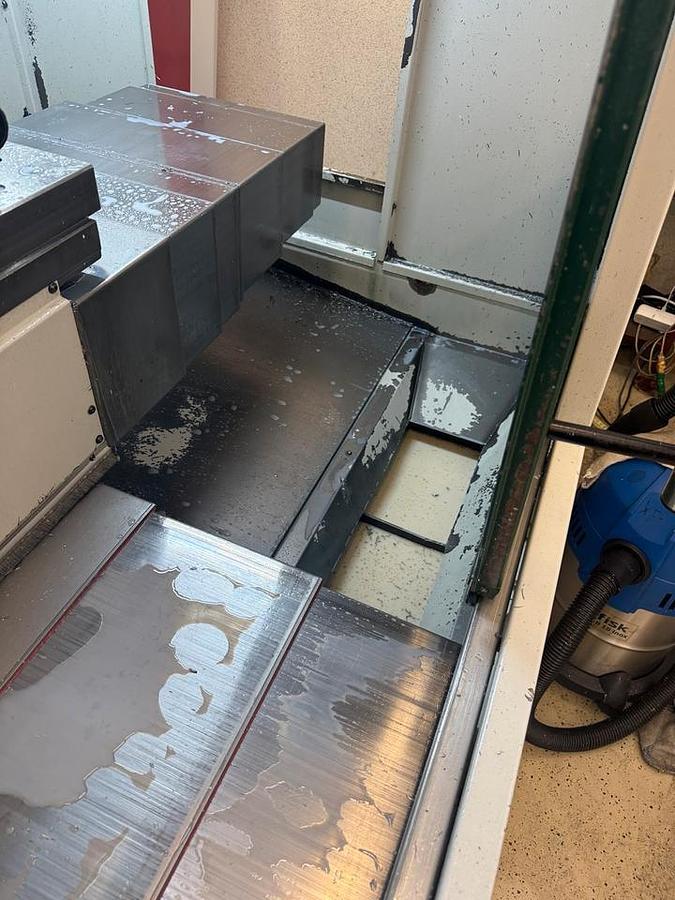 Used Bridgeport VMC 1000 XP Vertical Machining Center CNC, Heidenhain Control, Lich, Germany