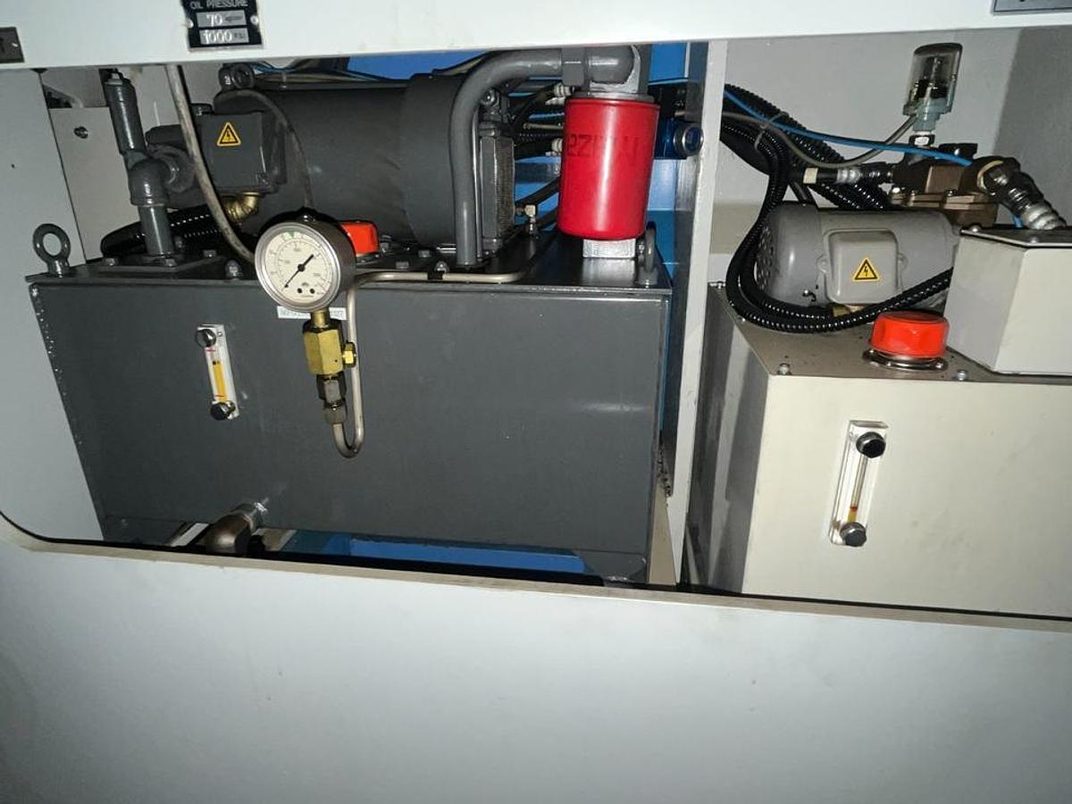 Used Mazak MTV 655/80 (1995) CNC Vertical machine center for metalworking - Wuppertal, Germany