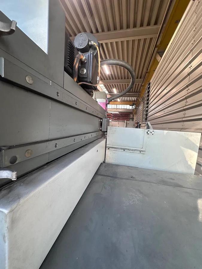 Used 1992 Maho MH 600 W - CNC Universal Milling Machine, Austria