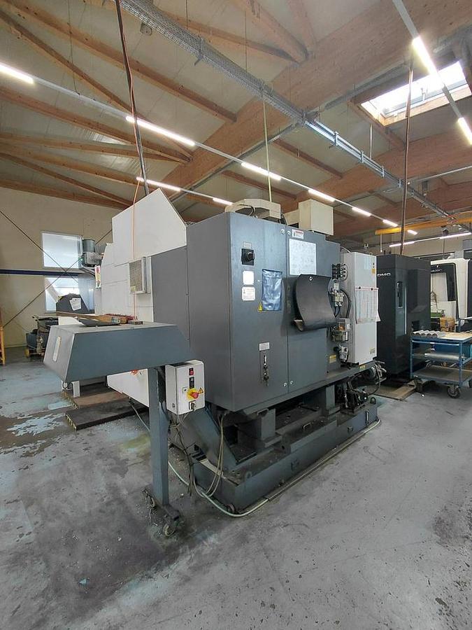 Used Okuma Genos M560 V (2011) Vertical machine CNC for metalworking - Hofgeismar, Germany