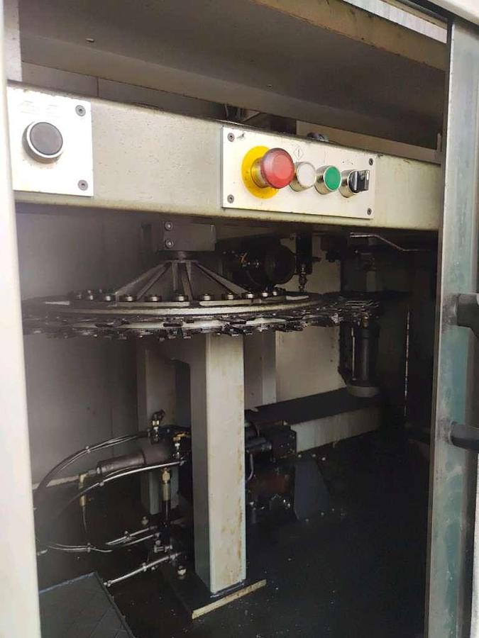 Used Deckel Maho DMC 70 V