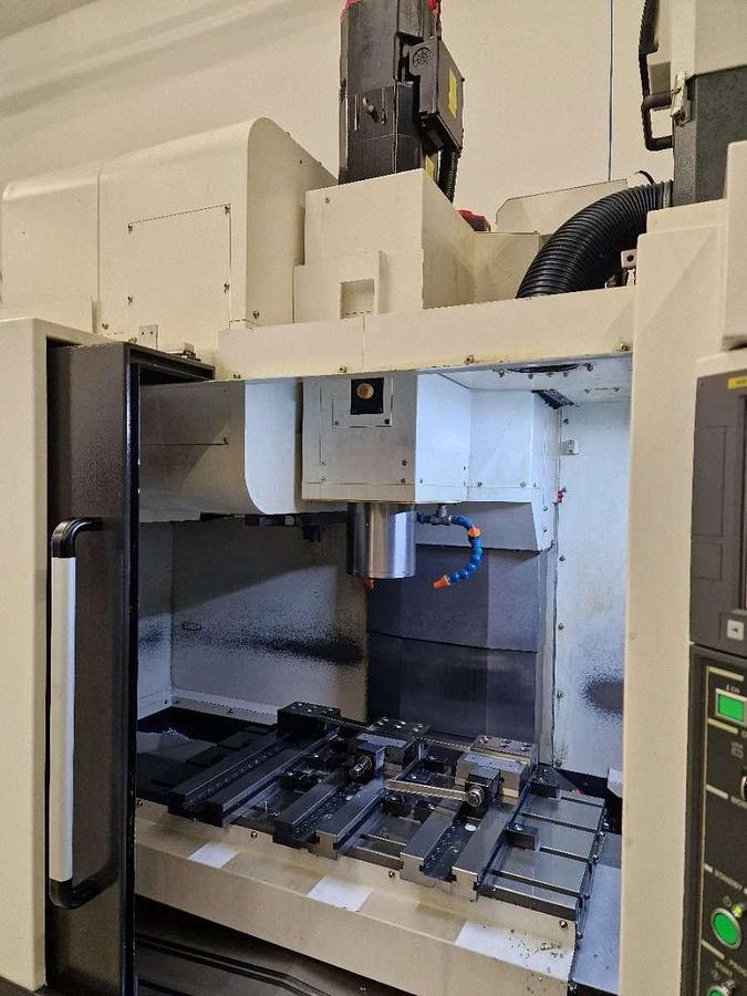 Used Hyundai WIA F400 (2016) - Vertical machining center  - Austria