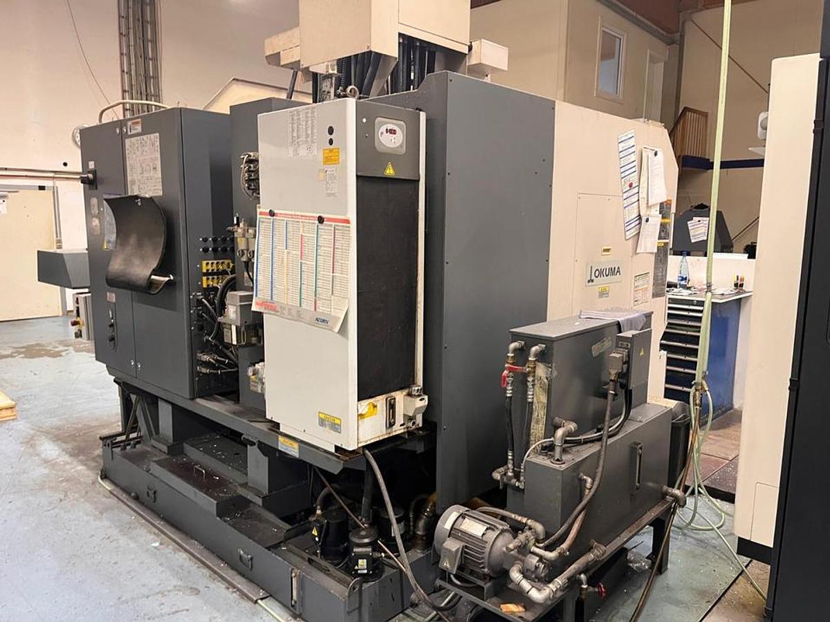 Used Okuma Genos M560 V (2011) Vertical machine CNC for metalworking - Hofgeismar, Germany
