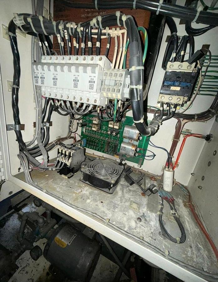 Used Fadal VMC 3010 Vertical machining center for metalworking - Frickenhausen, Germany 