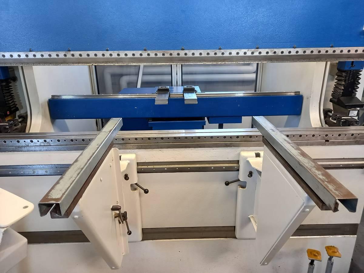 Used Trumpf TrumaBend V85 (2001) Industrial Press Brake Machine, Sankt Bartholomä, Austria