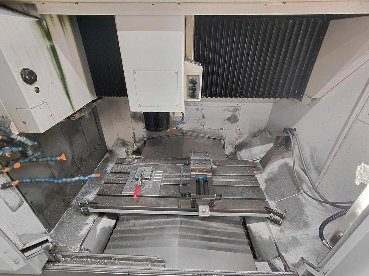 Used Okuma Genos M560 V (2011) Vertical machine CNC for metalworking - Hofgeismar, Germany
