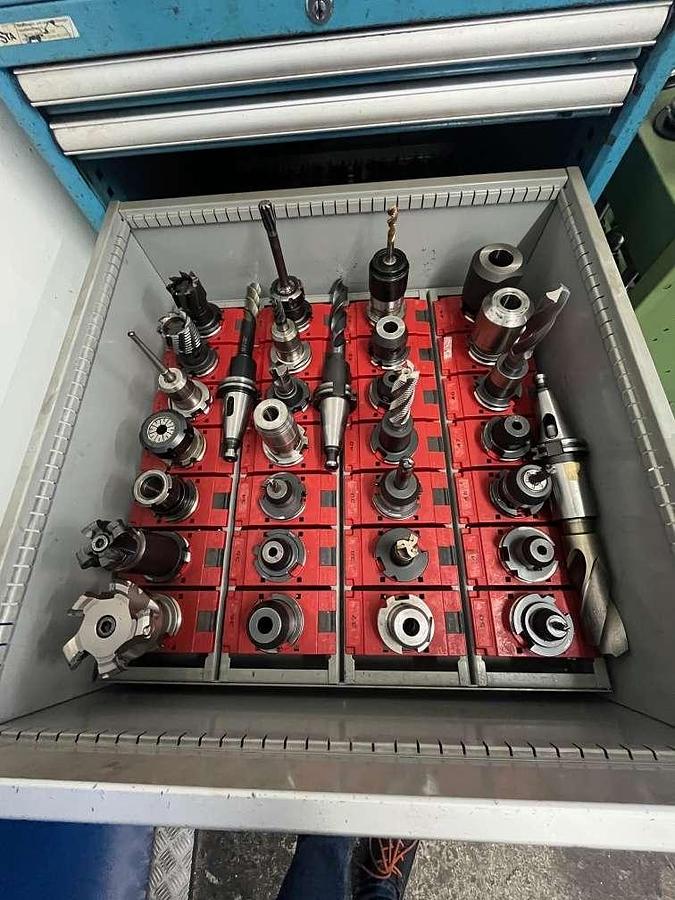 Used Mikron UM 600 TCN 410 426 (1998) Vertical machining center for metalworking - Innsbruck, Austria