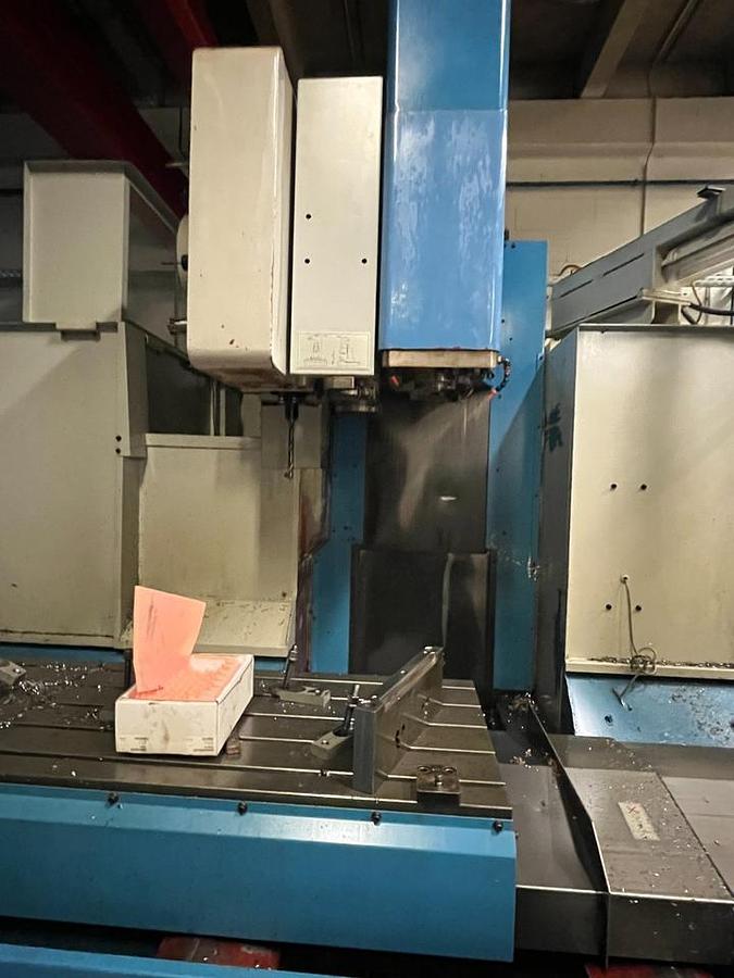 Used Mazak MTV 655/80 (1995) CNC Vertical machine center for metalworking - Wuppertal, Germany