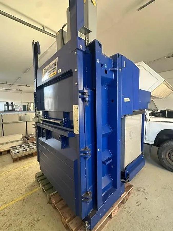 Used 2017 Strautmann AutoLoadBaler - Semi-automatic Baler
