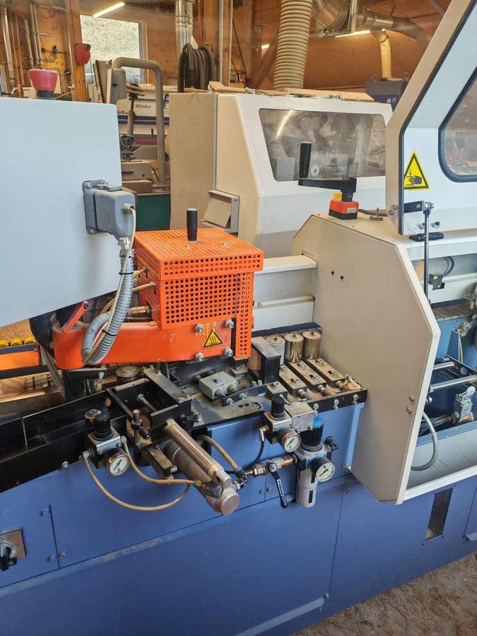 Used Hebrock AKV3003 (1999) - Edgebanding for woodworking - Matrei am Brenner, Austria