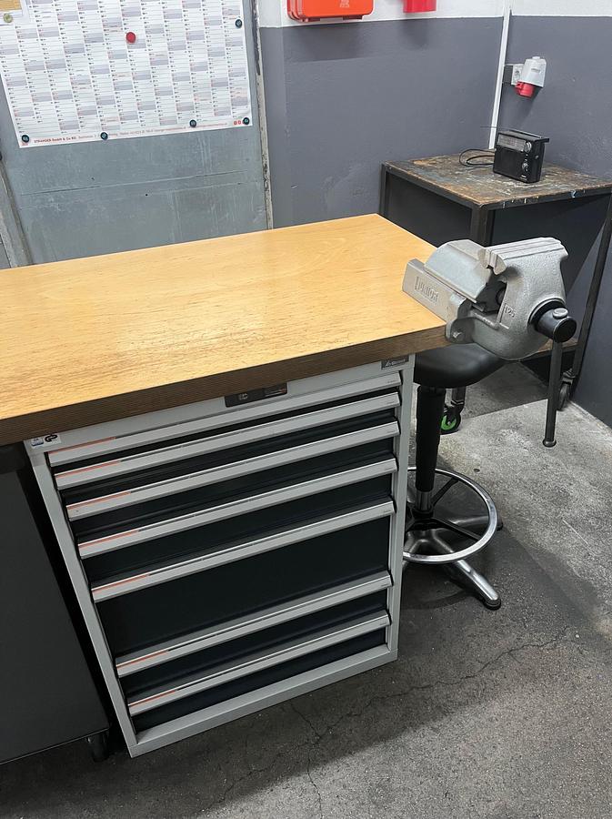 Used Hurco VMX24i (2021) - Vertical machining center - Austria