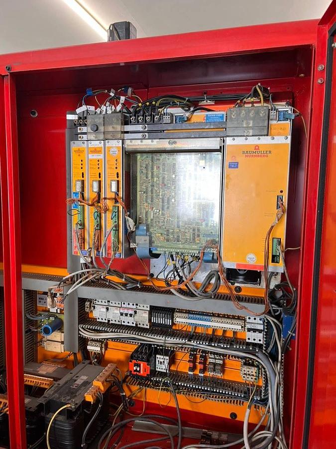 Used Emco VMC 300 Vertical CNC Milling Machine, Siemens Control, Raab, Austria