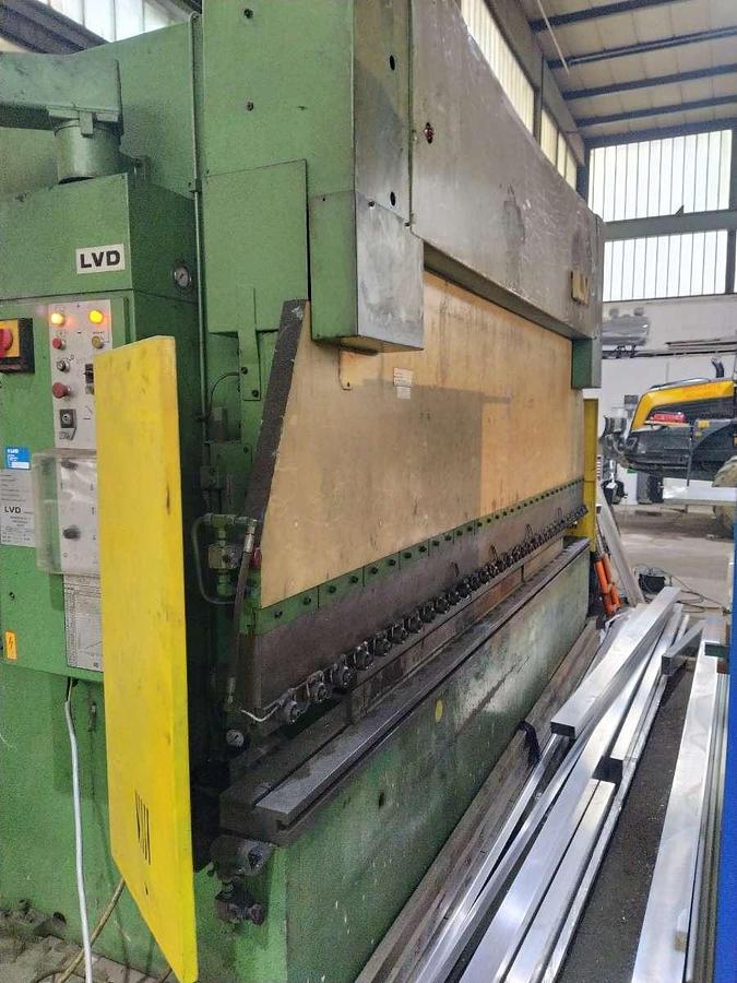 Used LVD PPN 150 40 (1991) - Press brake machine - Austria