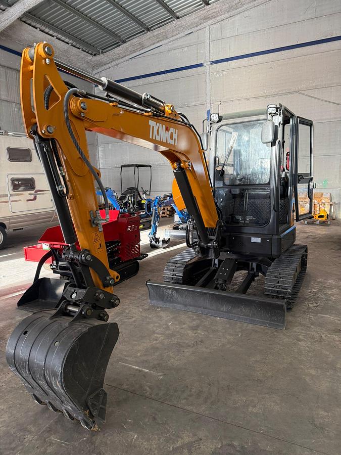 TK 40 Kubota 3-cylinder engine from 2025