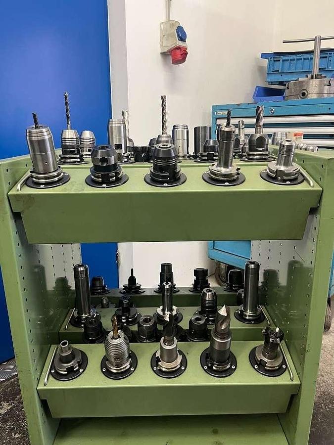 Used Mikron UM 600 TCN 410 426 (1998) Vertical machining center for metalworking - Innsbruck, Austria