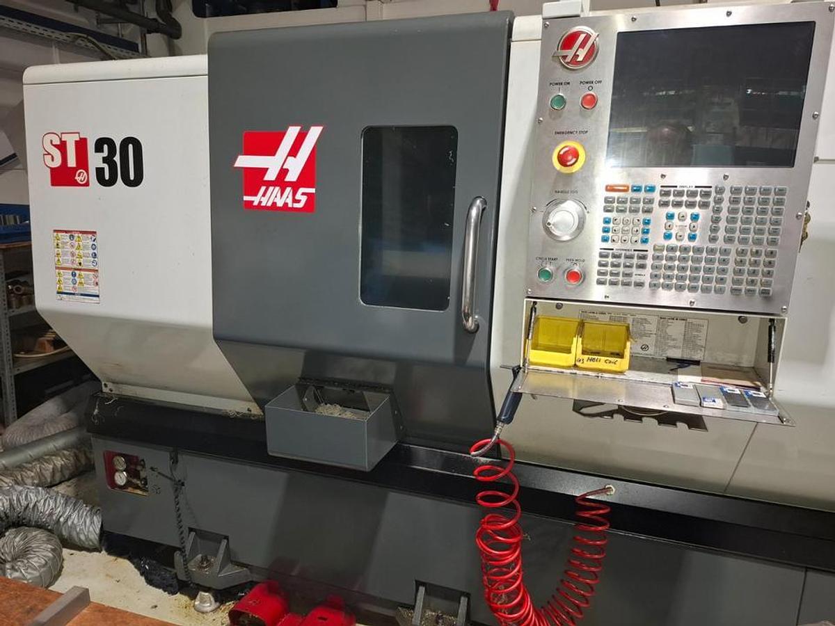 Used Haas ST 30 (2013) CNC Lathe machine for metalworking - Hessen, Germany