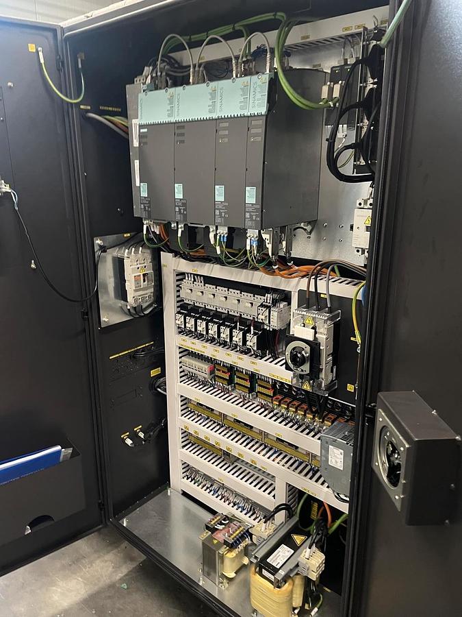 Used Hyundai WIA L210 LMA (2018) Torno CNC, Control Siemens 828D – Gundelfingen, Alemania