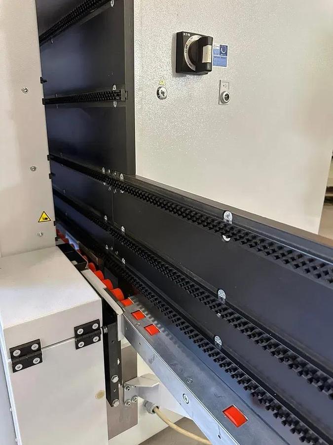 Used Weeke BHX 055 Optimat (2011) CNC Machining center for woodworking - Braga, Portugal