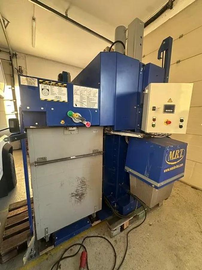 Used 2017 Strautmann AutoLoadBaler - Semi-automatic Baler